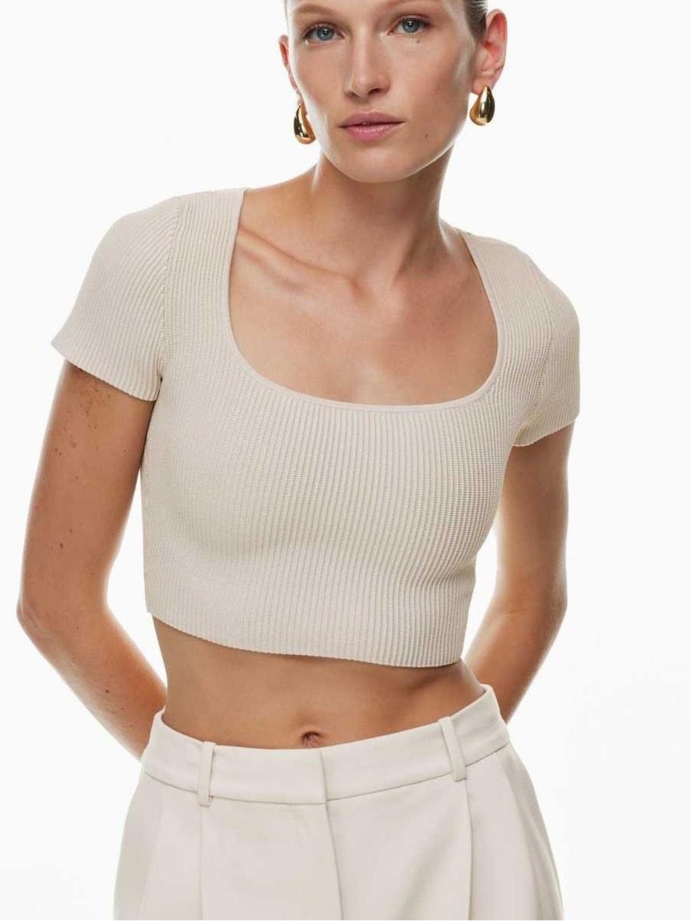 Aritzia Babaton Sculpt Crop Top Cream NWOT M — Discontinued Elevated Basics